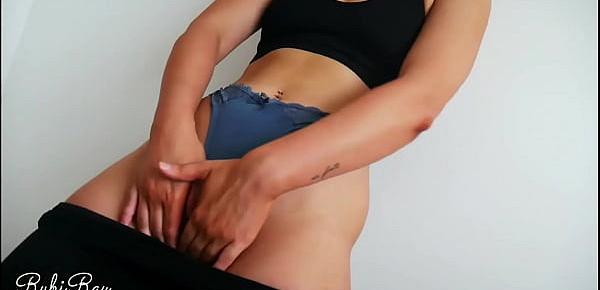  Fitness Babe Makes Me Cum in Her Panties and Yoga Pants